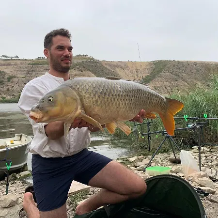 Campingplatz R U Ready Fishing, River Ebro *